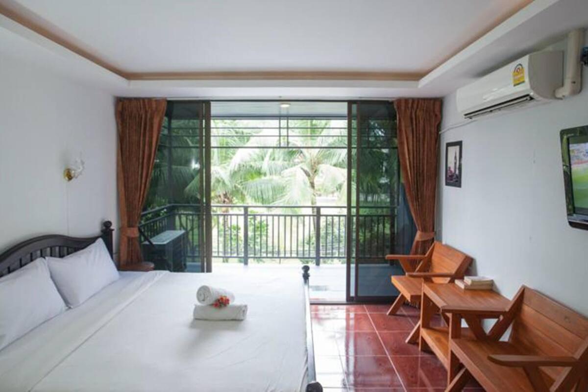 Kamala Bay Inn Экстерьер фото
